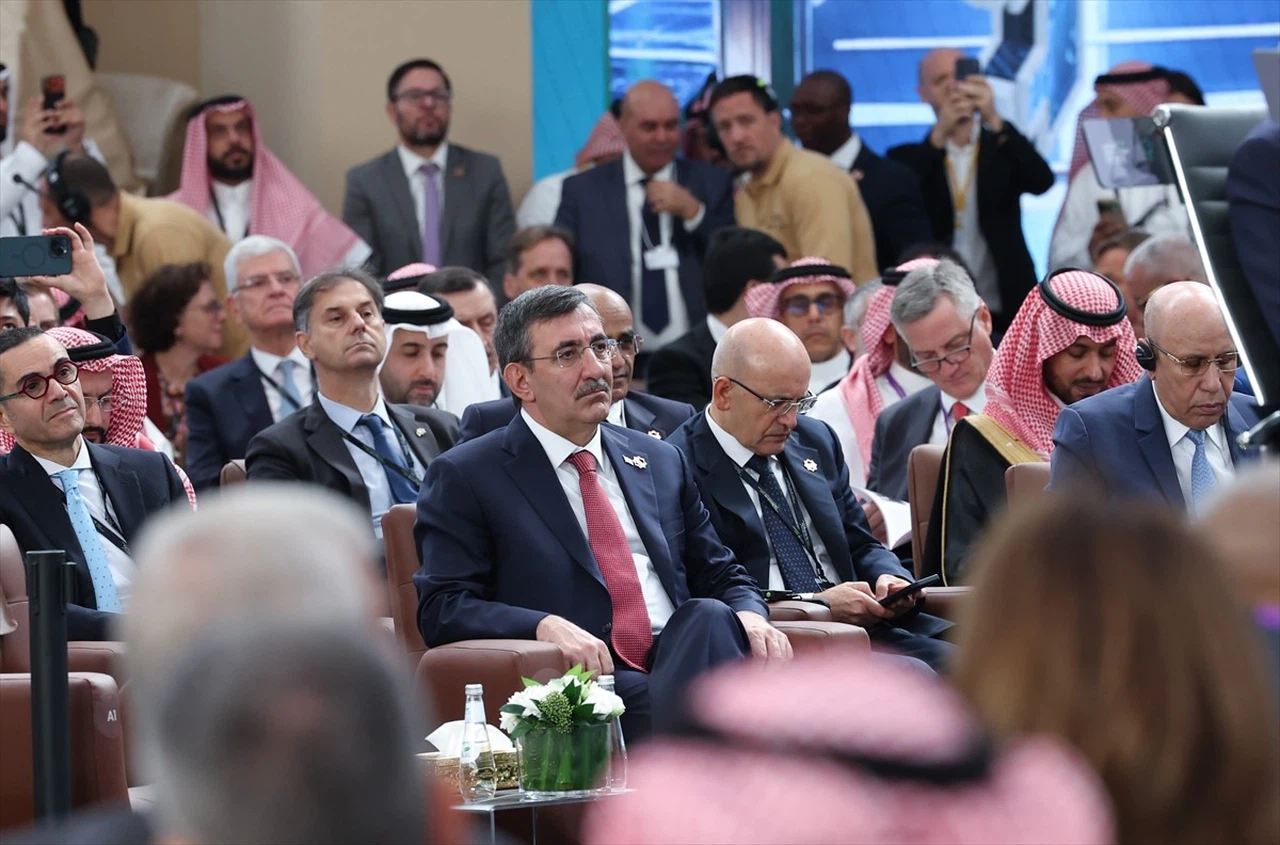 Cevdet Yılmaz, Riyad'da Future Investment Initiative Forumuna Katıldı
