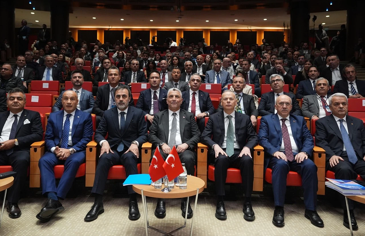 Ankara e-İhracat Zirvesi’nde Yeni Destek Paketleri Açıklandı