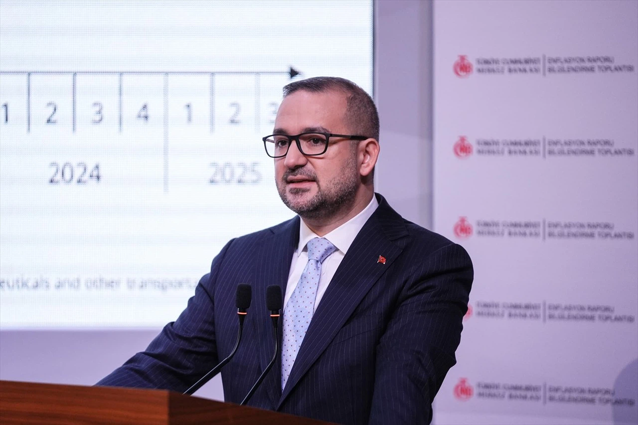 TCMB Başkanı Karahan Enflasyon Raporu Toplantısında Açıklamalarda Bulundu