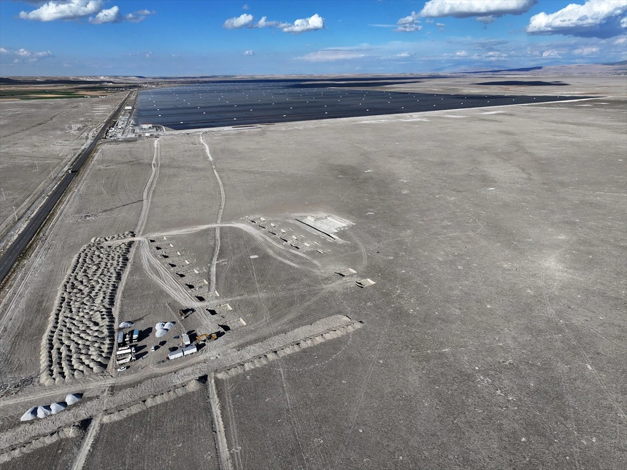 Karapınar'da 500 Megavatlık Güneş Enerjisi Santrali İnşaatı Başladı