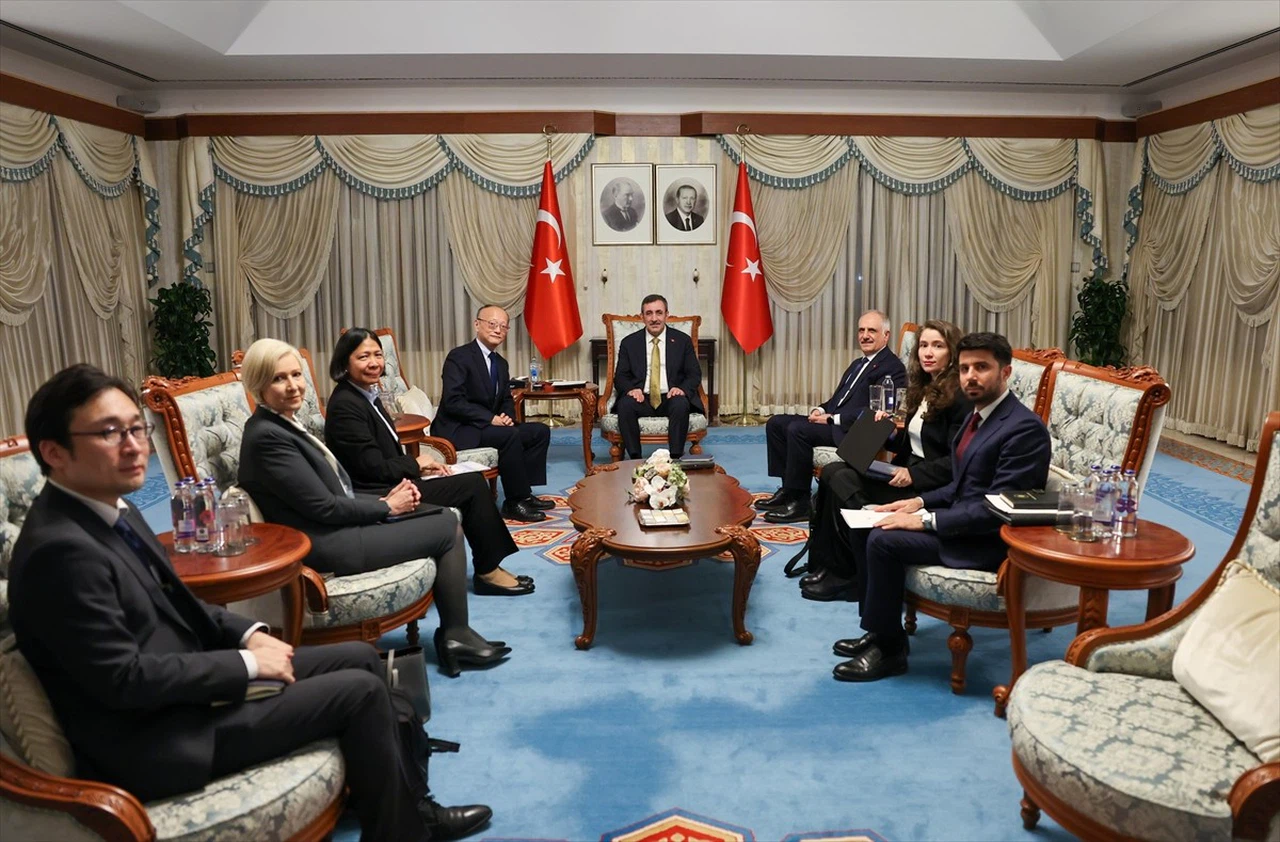 Cumhurbaşkanı Yardımcısı Yılmaz, Asya Kalkınma Bankası ile İşbirliklerini Geliştiriyor