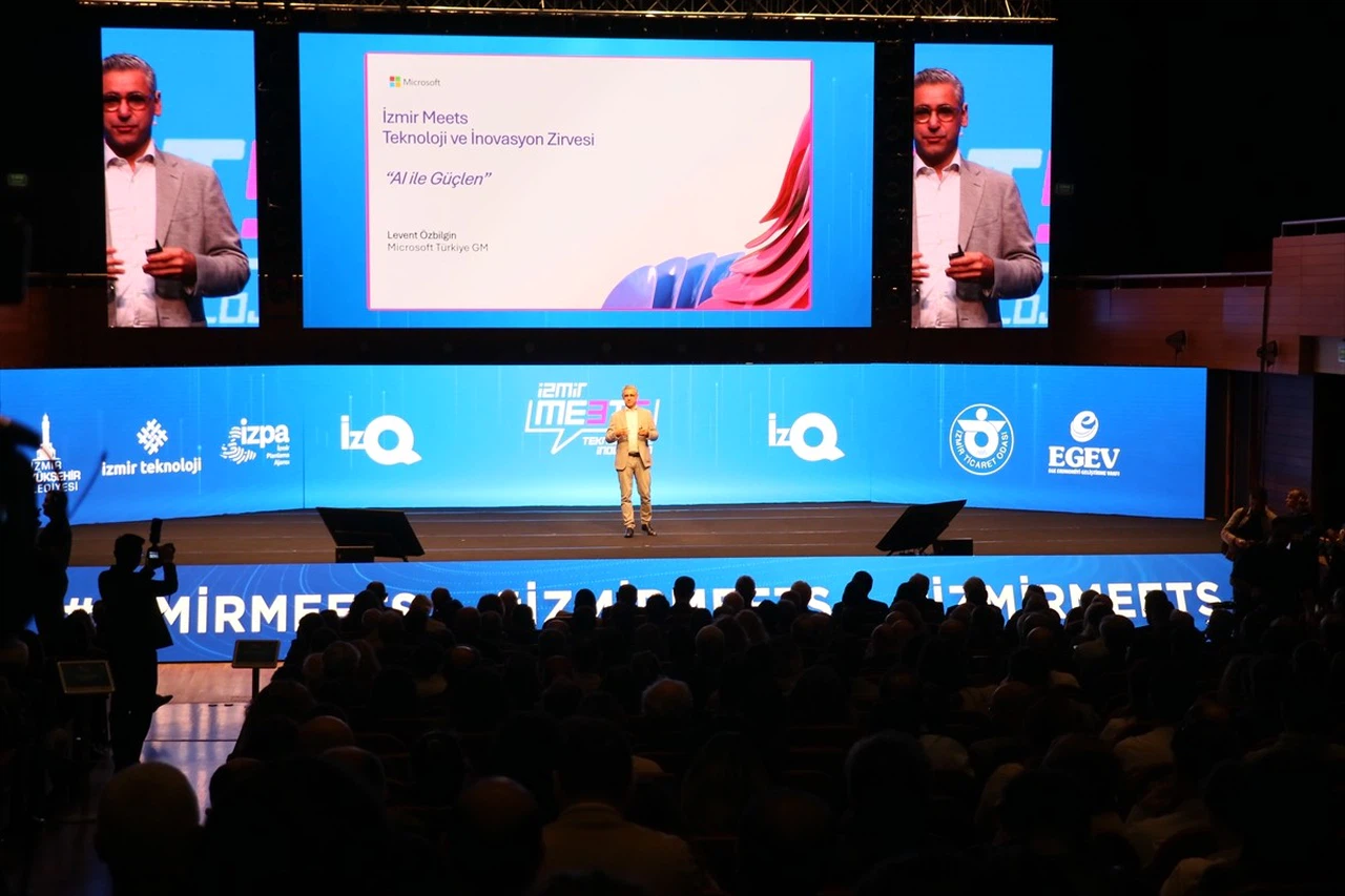 İzmir'de Teknoloji ve İnovasyon Zirvesi