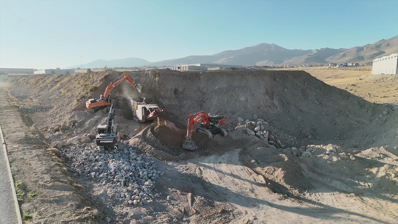 Niğde OSB'den Çıkan Hafriyatla Tasarruf Sağlandı