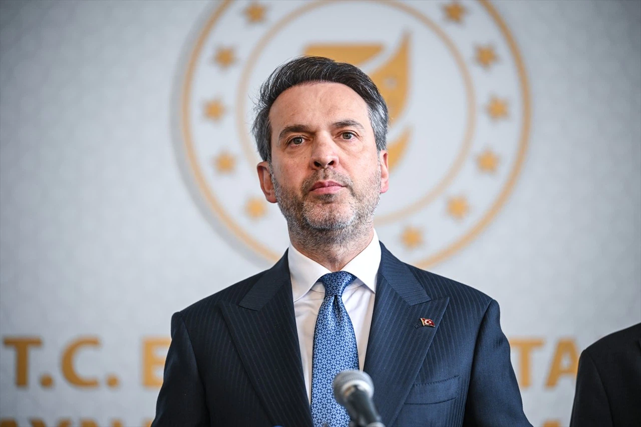 Enerji Bakanı Bayraktar, YEKA-GES 2025 Yarışmalarında 400 Milyon Dolar Yatırım Müjdesi Verdi