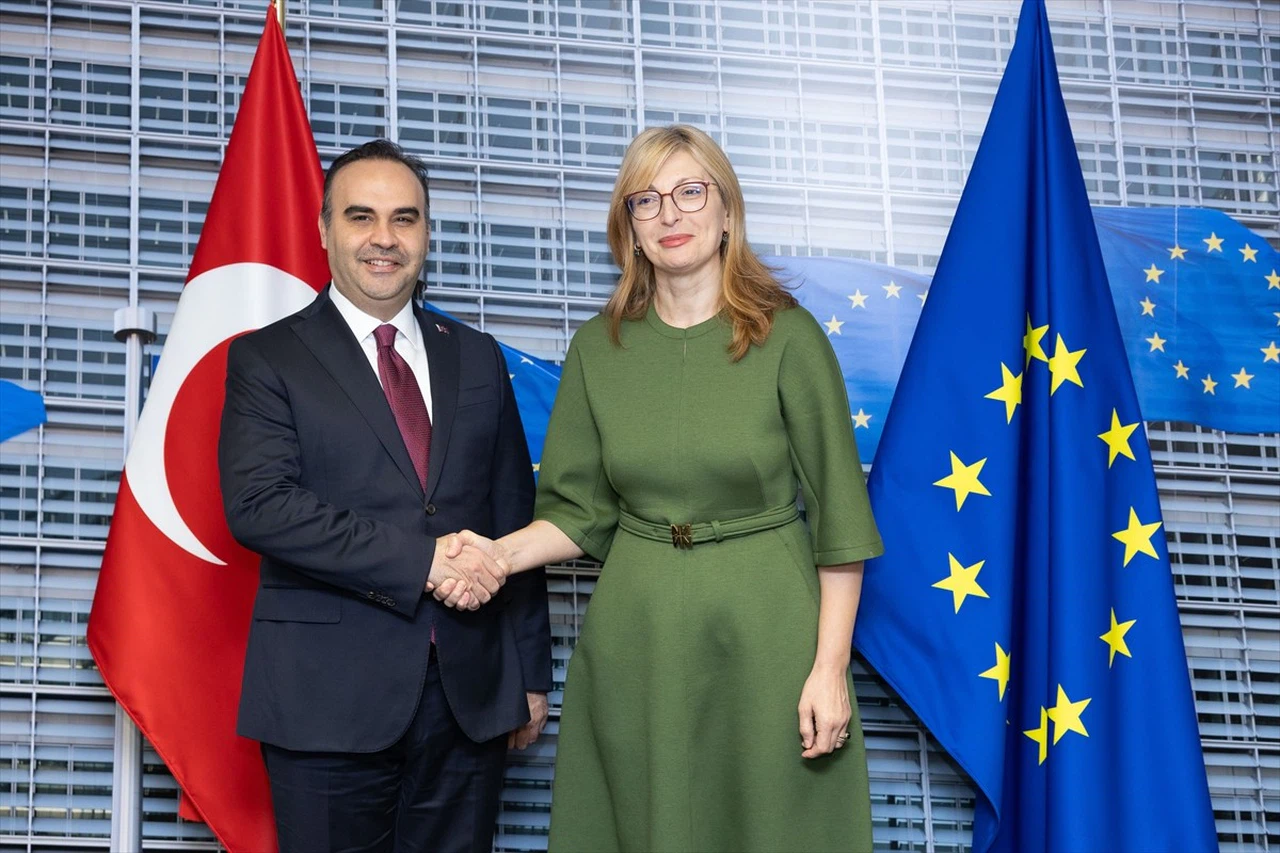Bakan Kacır'dan AB ile AR-GE ve Savunma İşbirliği Çağrısı
