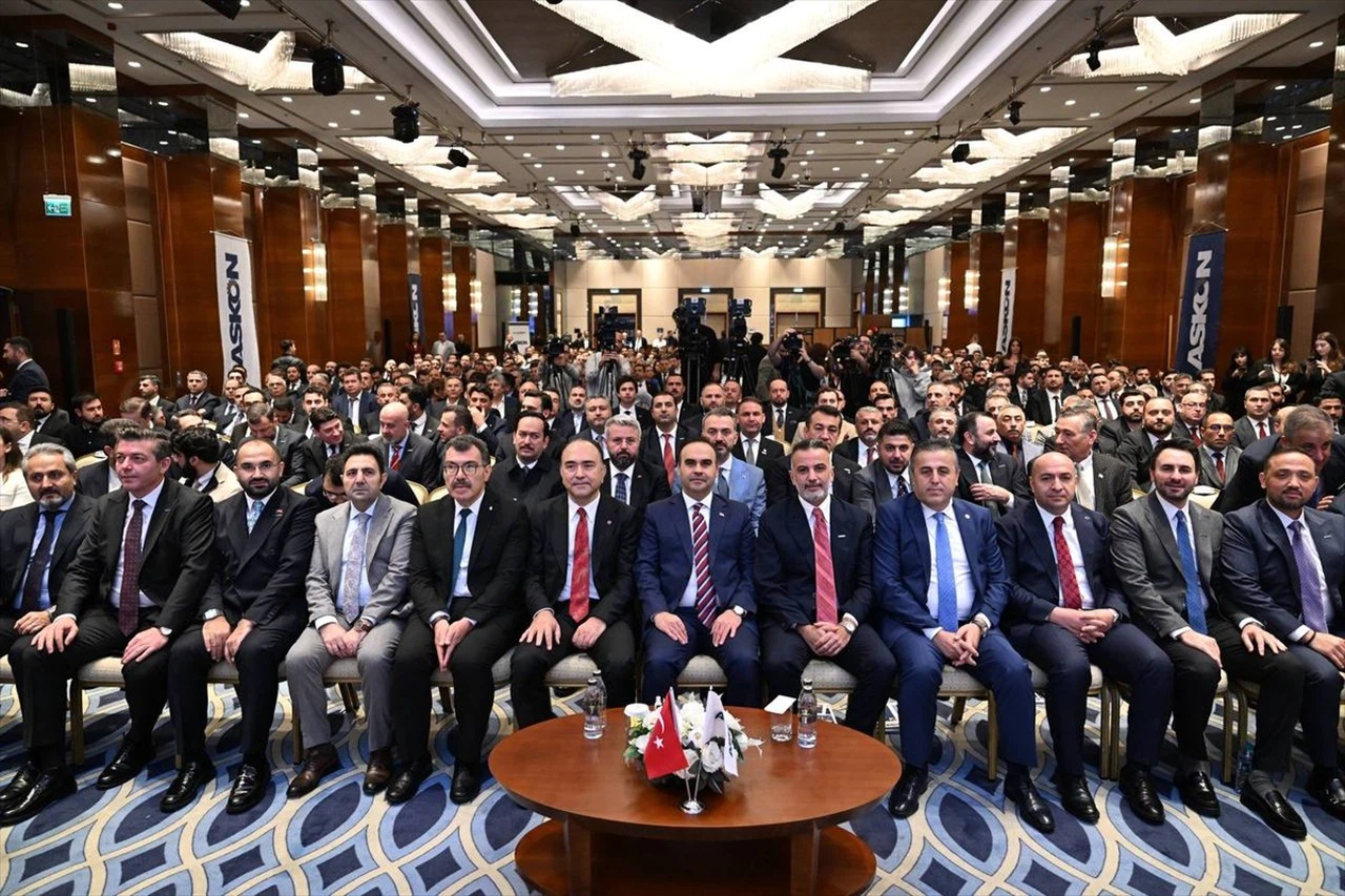 ASKON 2053 Vizyon Zirvesi'nde Milli Teknoloji Hamlesi Vurgusu