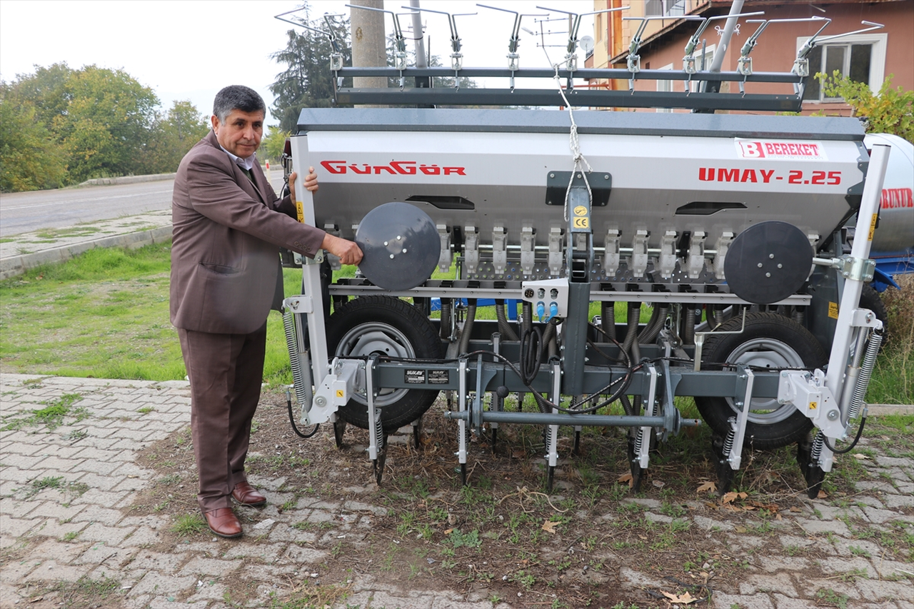 Kütahya'da kooperatif üyeleri yeni tarım makineleriyle üretimi artıracak