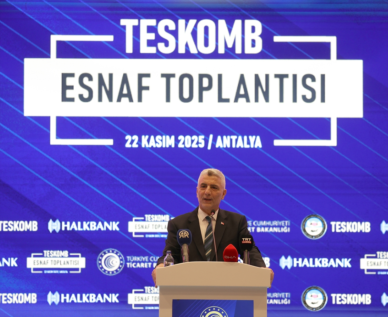 Ticaret Bakanı Bolat, Antalya'daki TESKOMB Başkanlar Buluşması'nda konuştu
