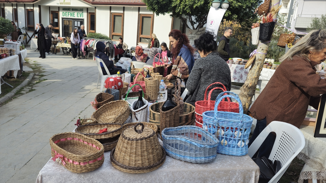 Hatay'da depremden etkilenen kadın girişimciler ürünlerini sergiledi