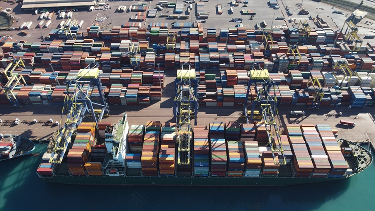 Batı Akdeniz'den 10 ayda 2 milyar 240 milyon dolarlık ihracat