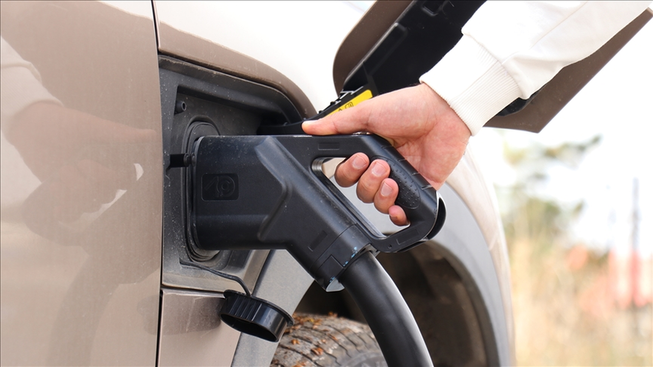 Çin'de elektrikli araç üretimi ve satışları arttı