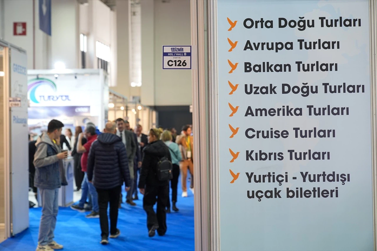 İzmir'de 19. Uluslararası Turizm Ticaret Fuarı Başladı