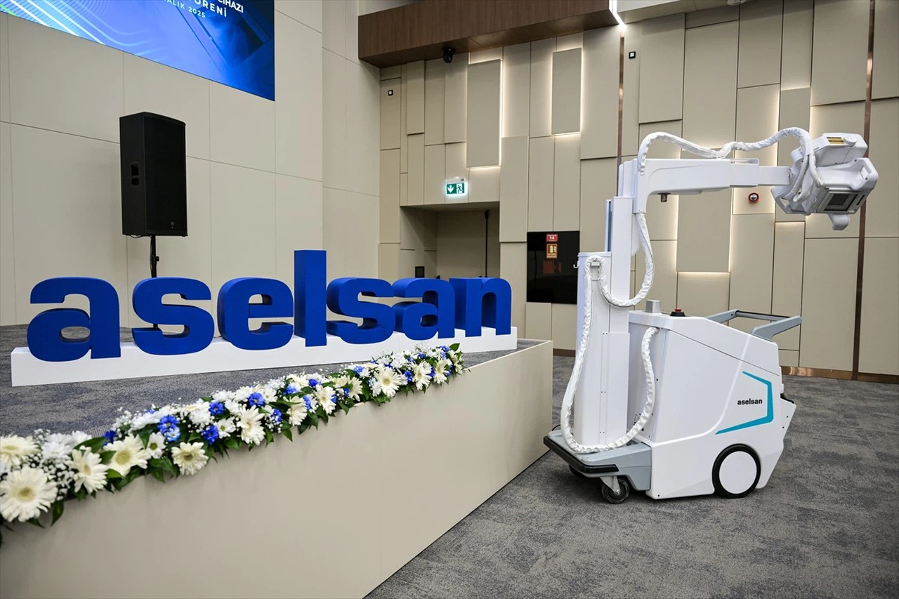 ASELSAN'dan Yerli Üretim Mobil Dijital Röntgen Cihazı Teslimatı
