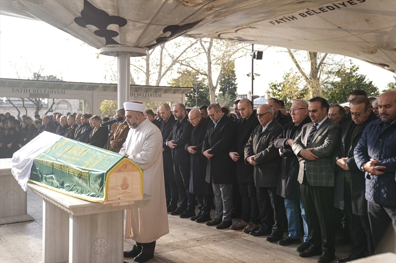 TCMB Başkanı Fatih Karahan'ın Annesi Hatice Karahan Son Yolculuğuna Uğurlandı