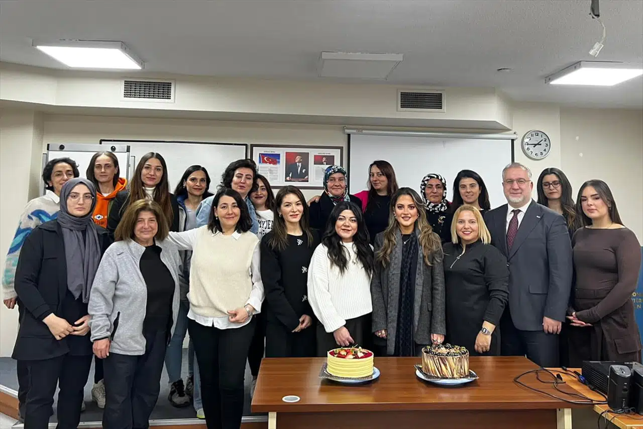 Kadın Tır Sürücü Adayları Eğitim Programından Mezun Oldu