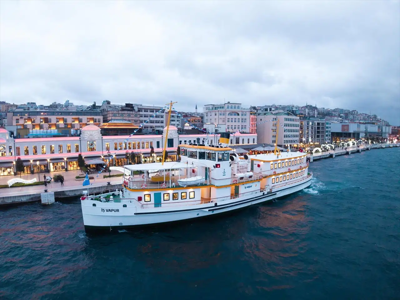 Türkiye İş Bankası'nın Yüzen Şubesi: İş Vapur Hizmete Açıldı