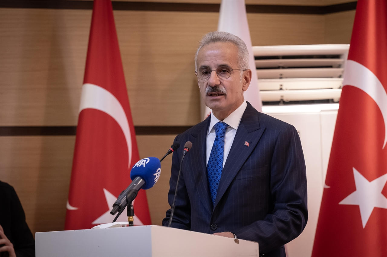 Ulaştırma ve Altyapı Bakanı Uraloğlu, bakanlığının aday memur yemin törenine katıldı