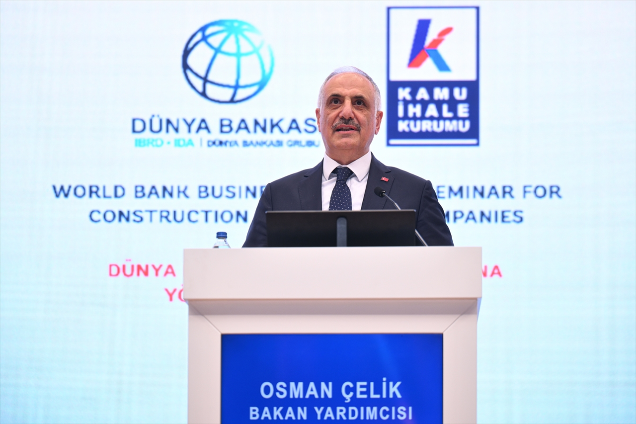 Kamu İhale Kurumu ve Dünya Bankası işbirliğinde inşaat firmalarını bilgilendirmek için seminer düzenlendi