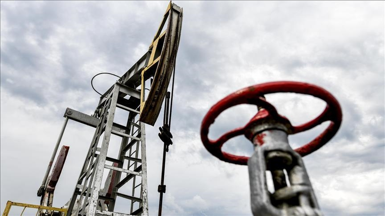 Türkiye'nin petrol ithalatı ekimde yüzde 13,7 arttı