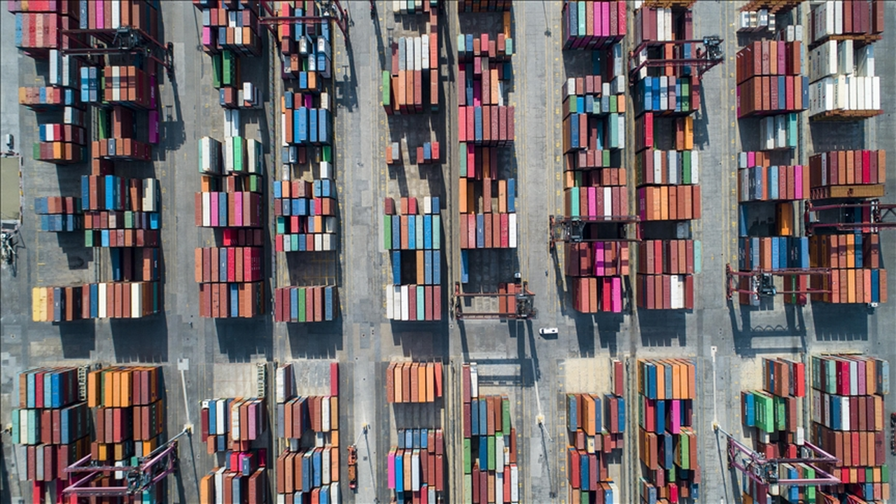 Batı Akdeniz'den 11 ayda 2 milyar 471 milyon dolarlık ihracat