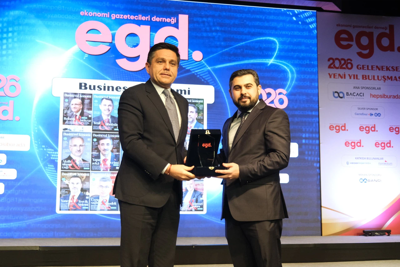 BusinessEkonomi'ye EGD'den plaket