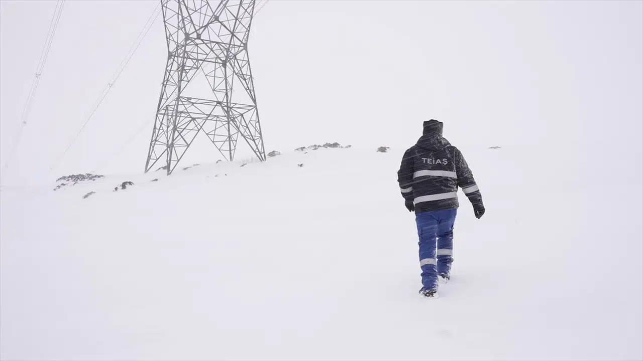 Kesintisiz Enerji İçin 7/24 Sahada Ekipler
