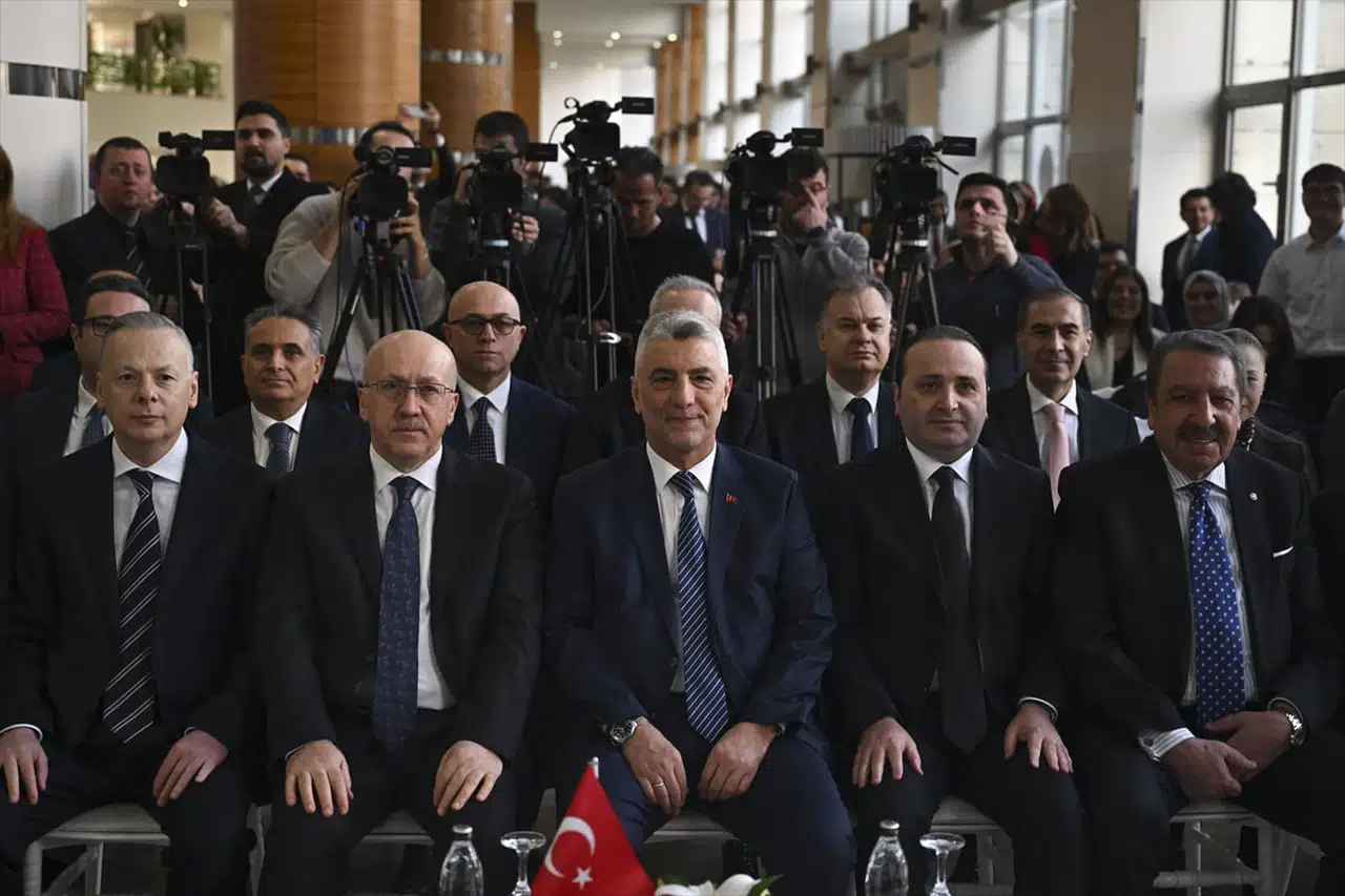 Gümrük Bakanı Ömer Bolat'ın Dünya Gümrük Günü'ndeki Mesajları