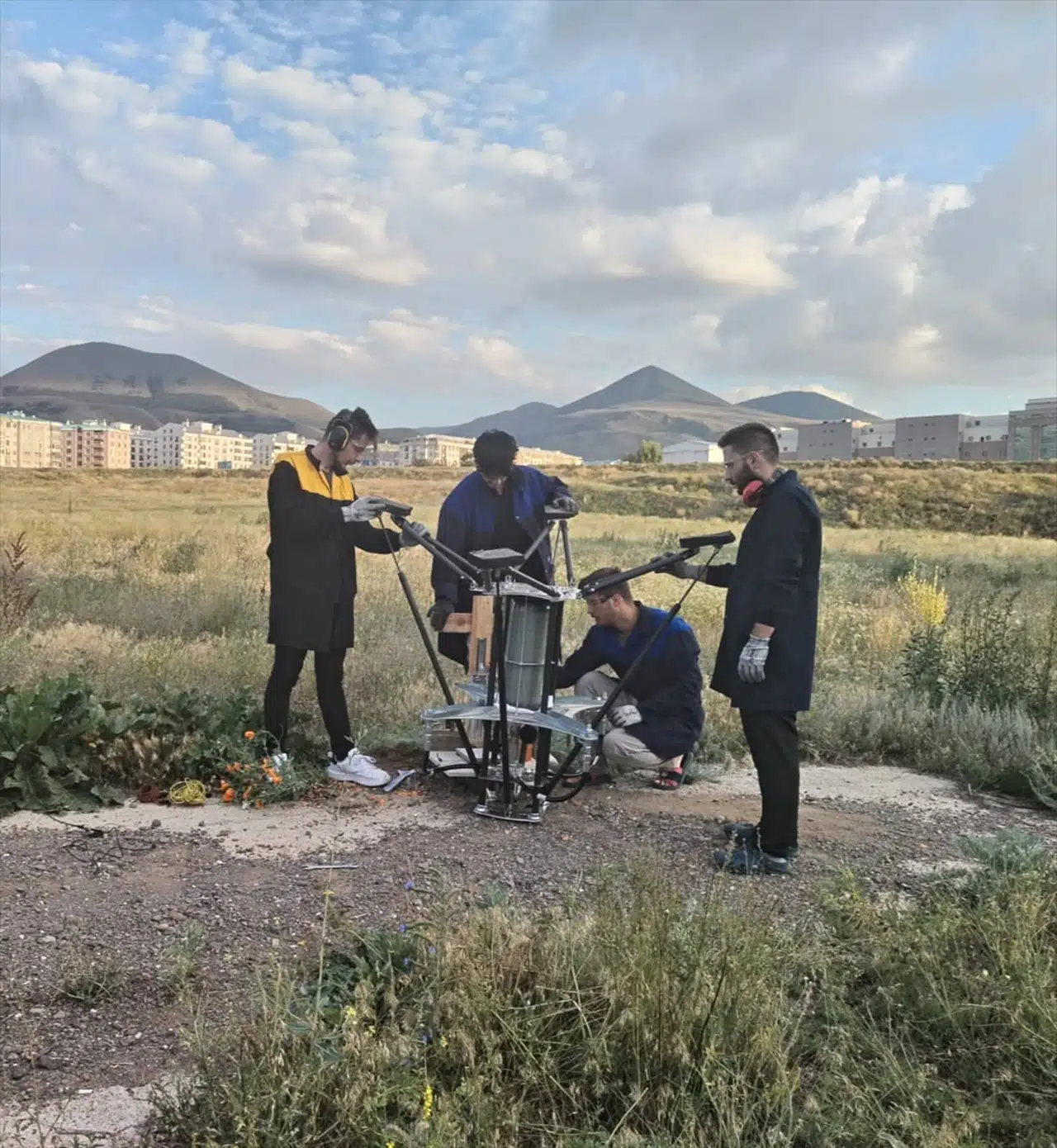 Genç Girişimciler Ay'a İniş Test Aracı Geliştiriyor