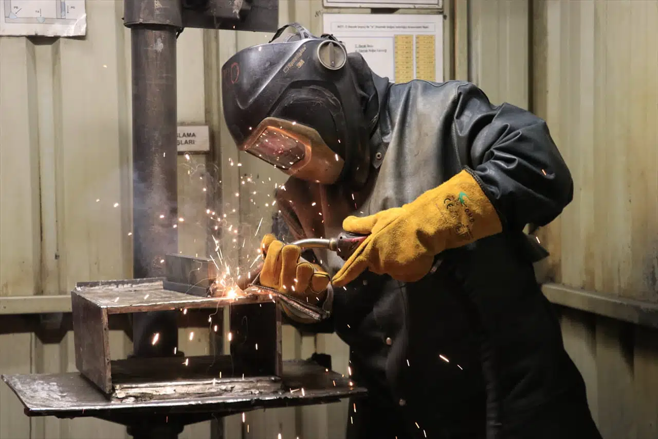 Bursa'nın Kadın Kaynakçıları Avrupa İçin Üretiyor