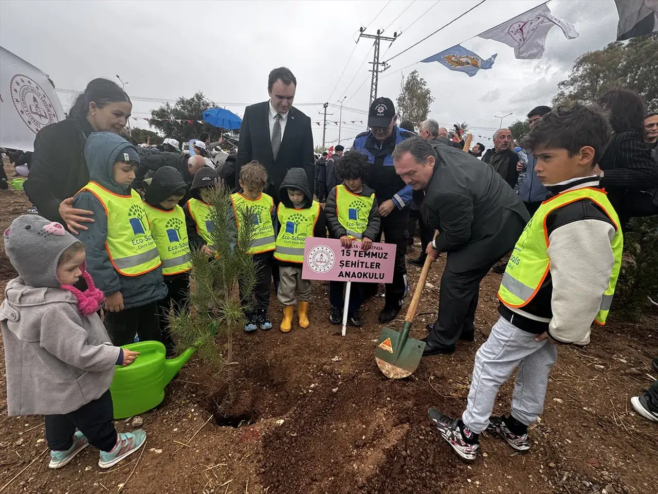 Antalya’da Fidanlar Gelecek İçin Toprakla Buluştu!