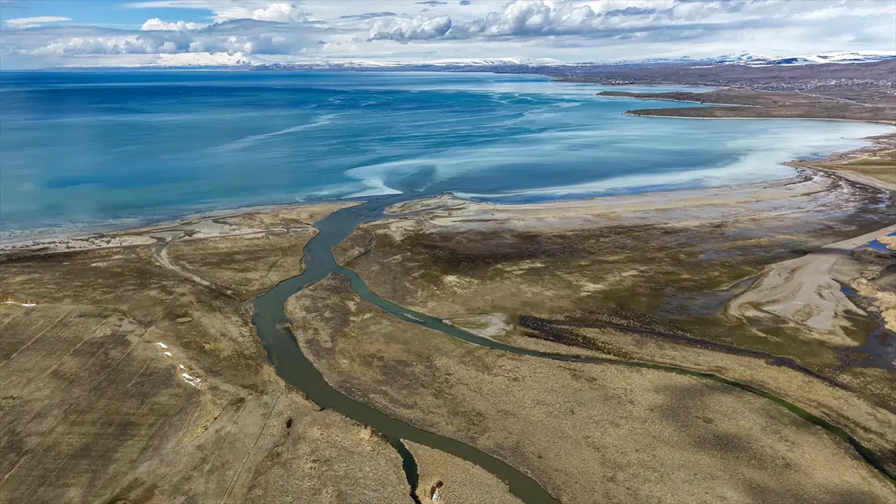 Van Gölü Havzası’nda Yağışlar Umut Oldu: Kuraklık Riski Azalıyor!