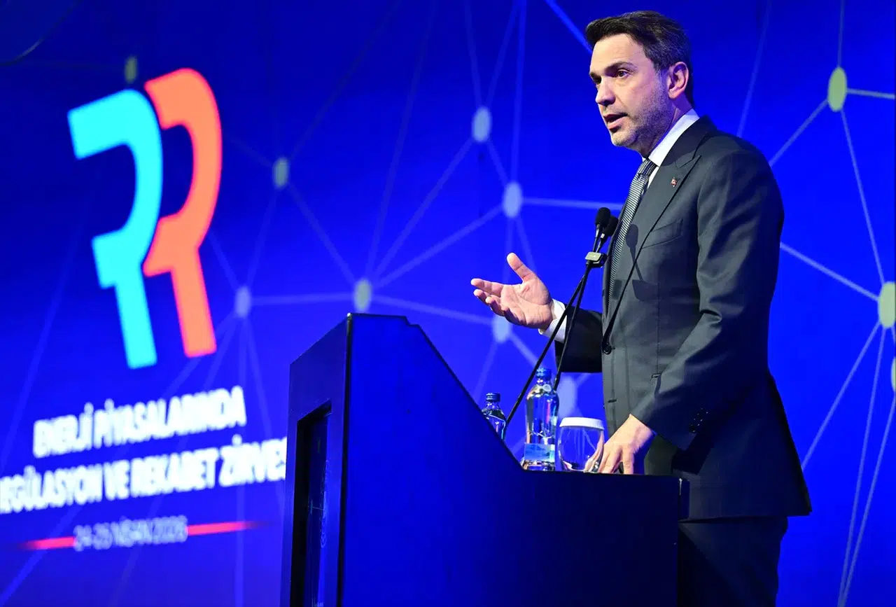 Türkiye’nin yeni enerji mimarisi ve küresel stratejileri enerji zirvesinde ele alındı!