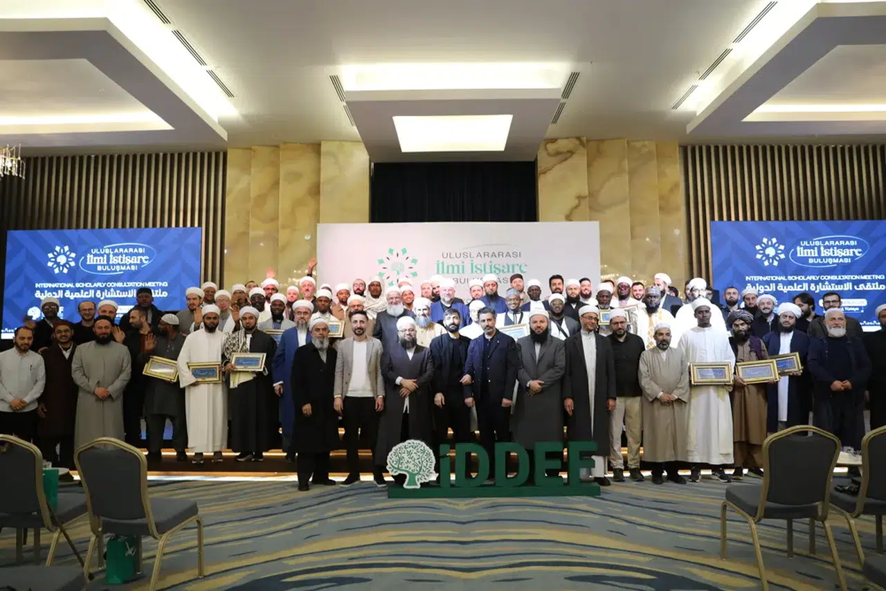 İDDEF 30 ülkenin alimiyle yeni eğitim modelini duyurdu!