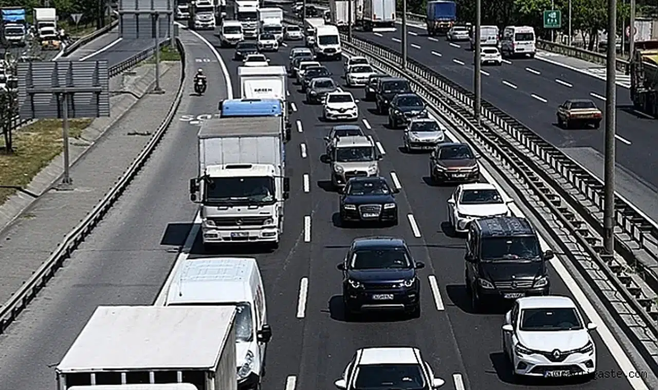 Direksiyon başındakiler dikkat: O yollarda trafik akışı tamamen değişti!