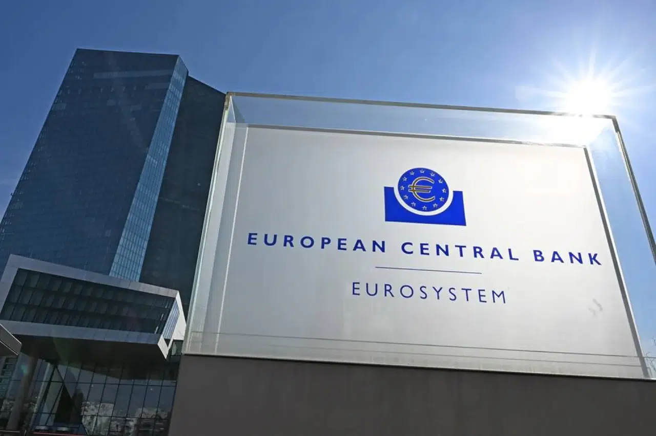 Avrupa Merkez Bankası 3 temel politika faizini sabit tuttu!