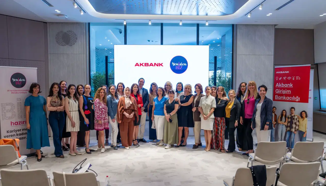 Akbank ve YenidenBiz güçlerini birleştirdi: 25 kadın girişimci ekosisteme adım attı