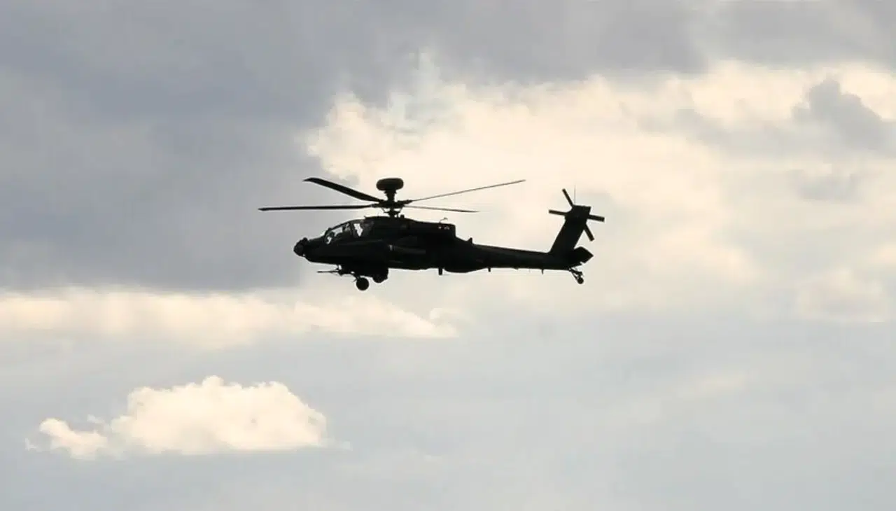 Hürmüz Boğazı yakınlarında askeri hareketlilik: ABD Apache helikopteri düştü