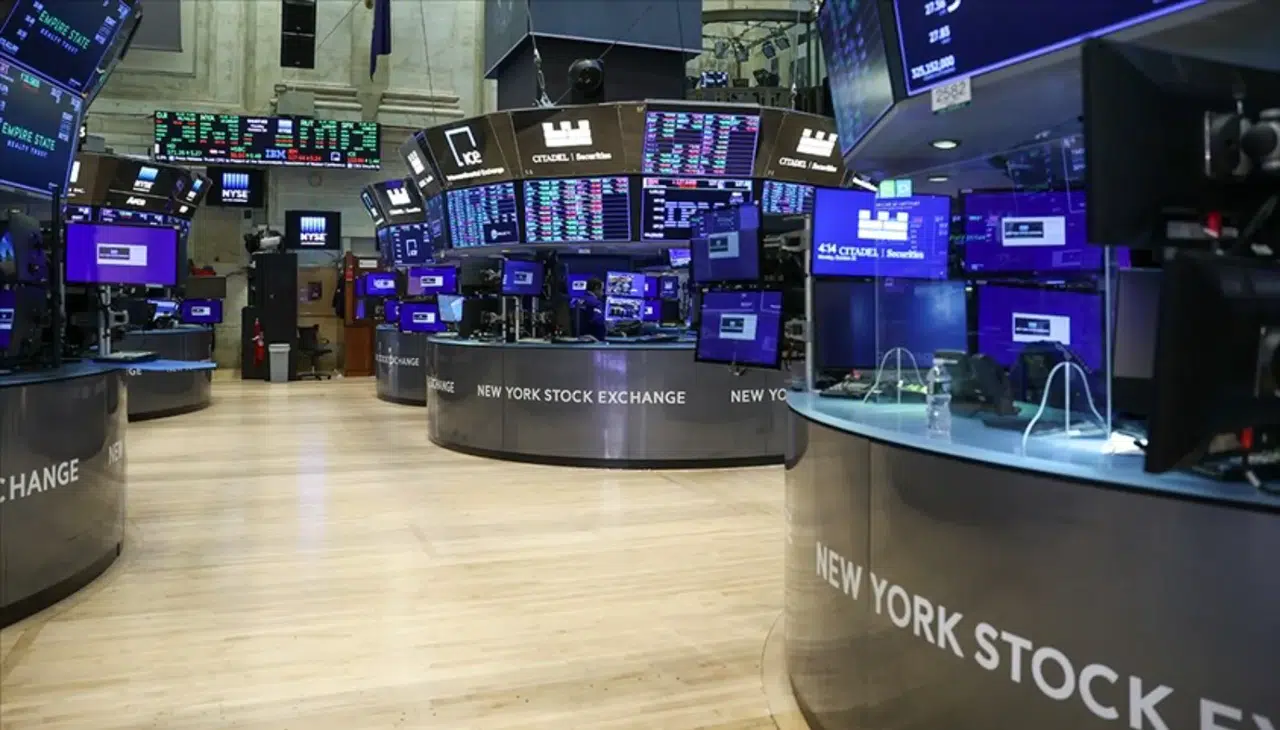 Borsalarda yapay zeka kalkanı! Teknoloji hisseleri risk bulutlarını dağıttı