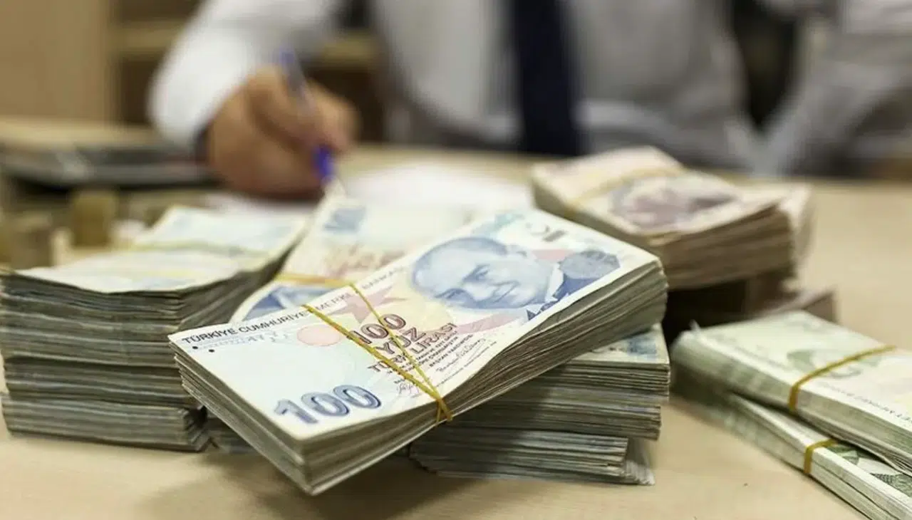 Milyarlar oraya aktı: Bankalardaki toplam mevduatta yeni rekor
