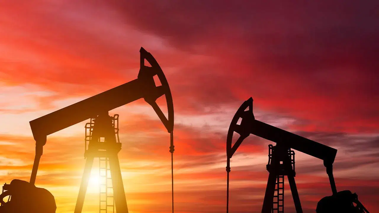 Brent petrol fiyatı 84,05 dolardan işlem görüyor, jeopolitik riskler piyasayı etkiliyor