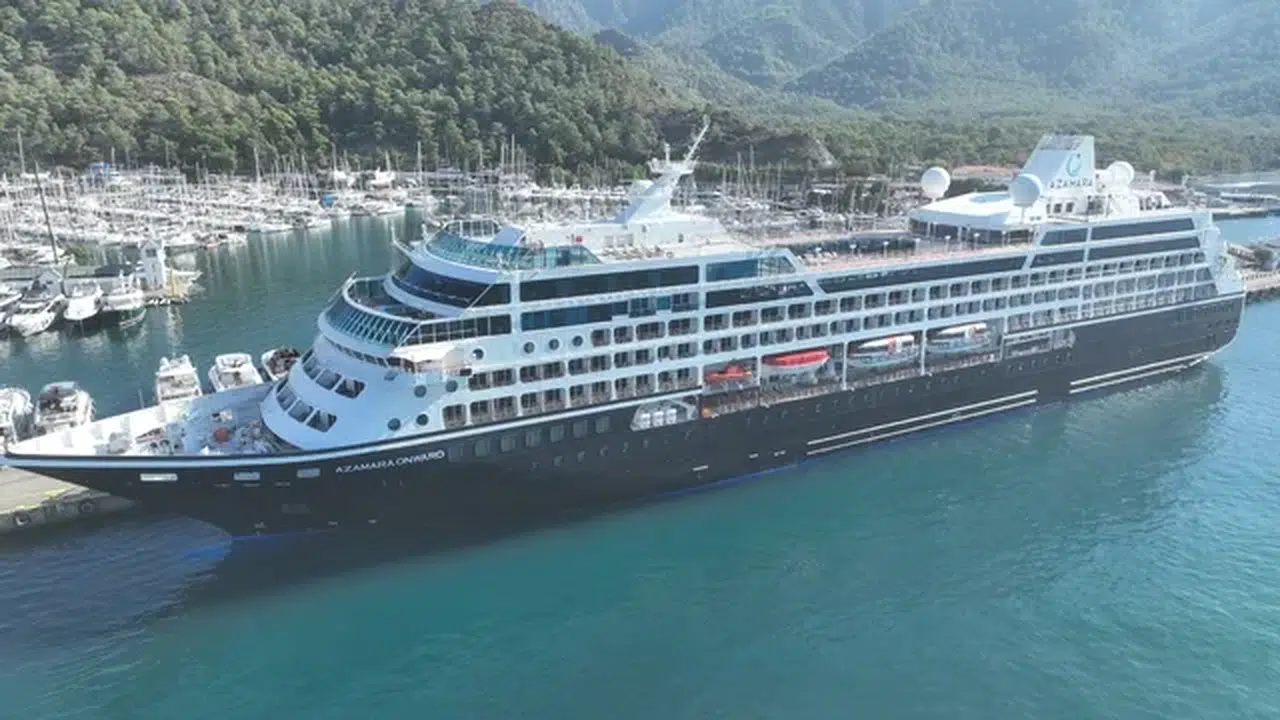 Azamara Onward kruvaziyeri Marmaris'te 649 turist ağırladı