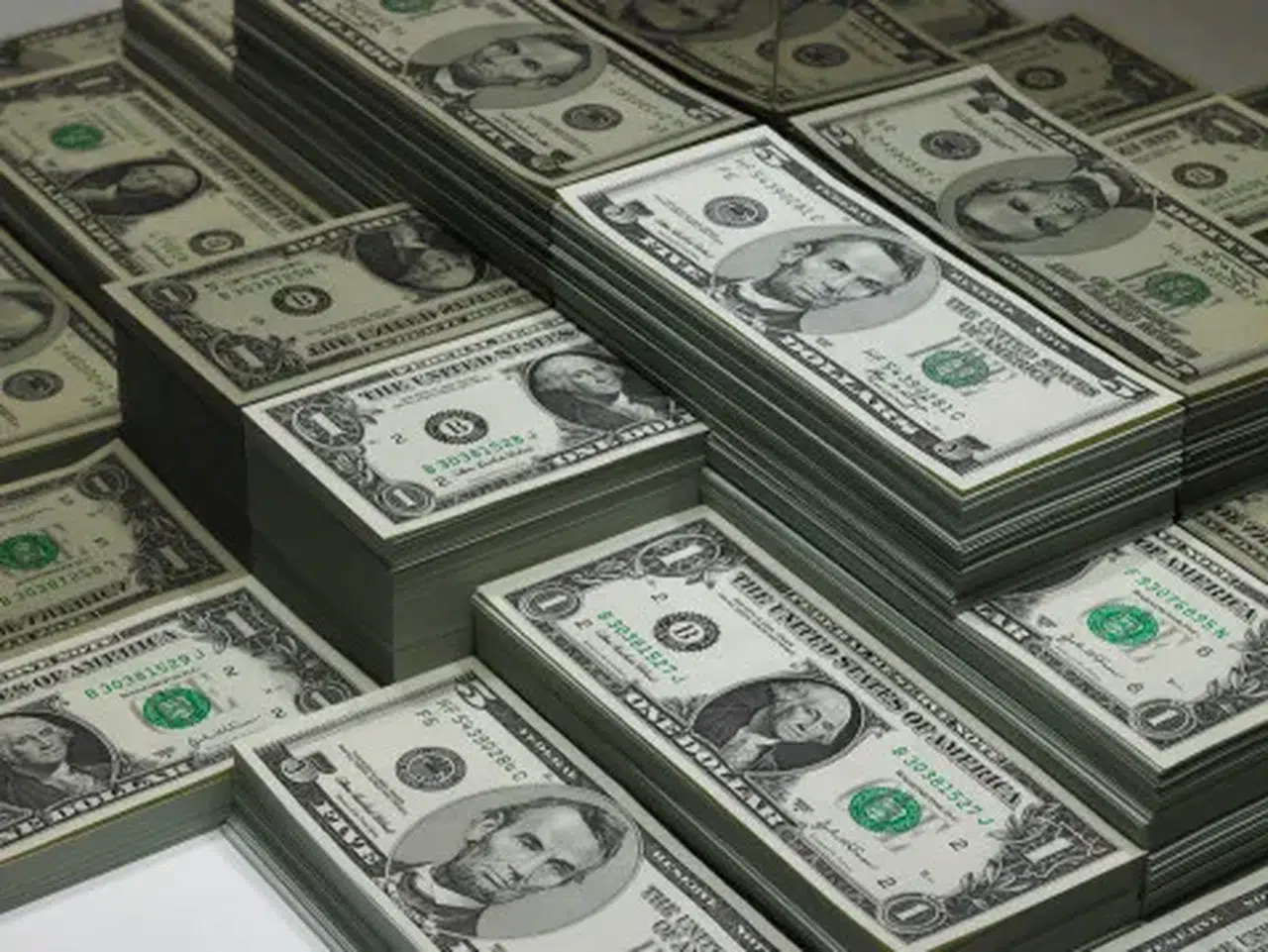 İstanbul'da piyasalarda gün ortası: Dolar ve avro fiyatları belirlendi