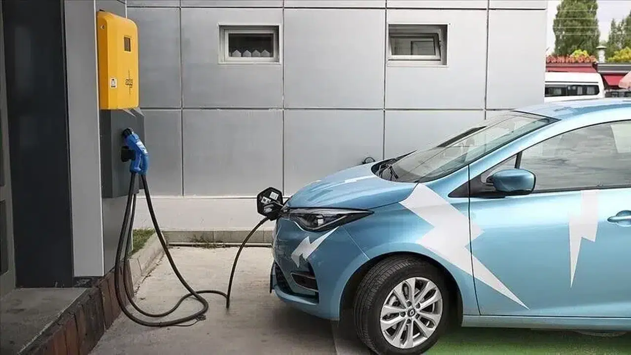 Çin'de elektrikli araç satışları azalıyor: vergi desteği ve deflasyon faktörleri
