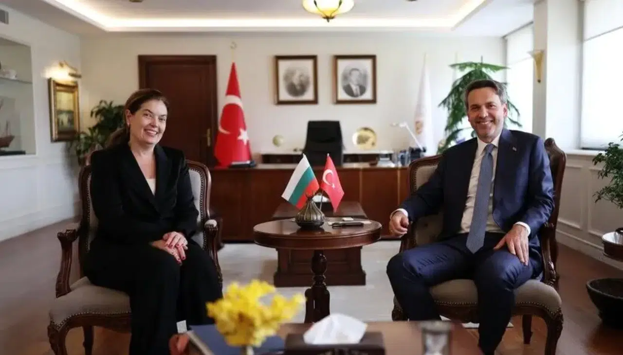 Doğal gazda yeni dönem! Bakan Bayraktar Bulgar mevkidaşıyla masaya oturdu