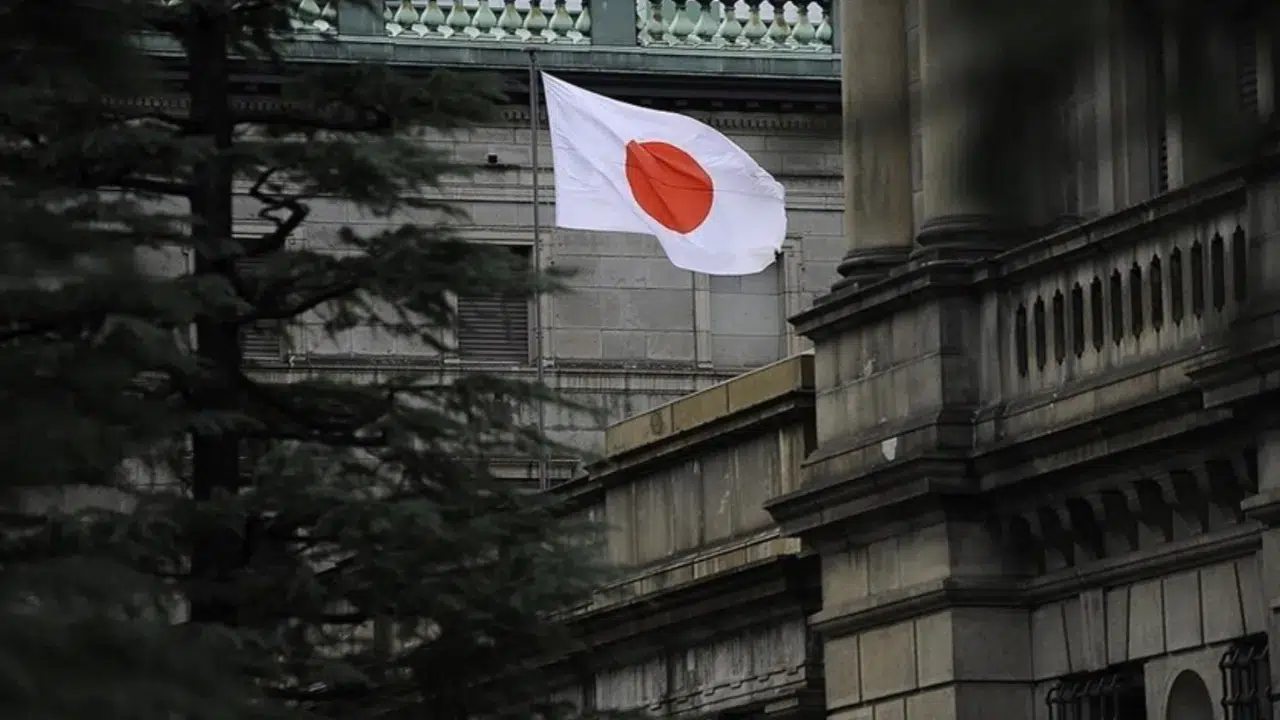 Japonya Merkez Bankası faiz oranlarını değiştirmedi, enflasyon tahminleri revize edildi