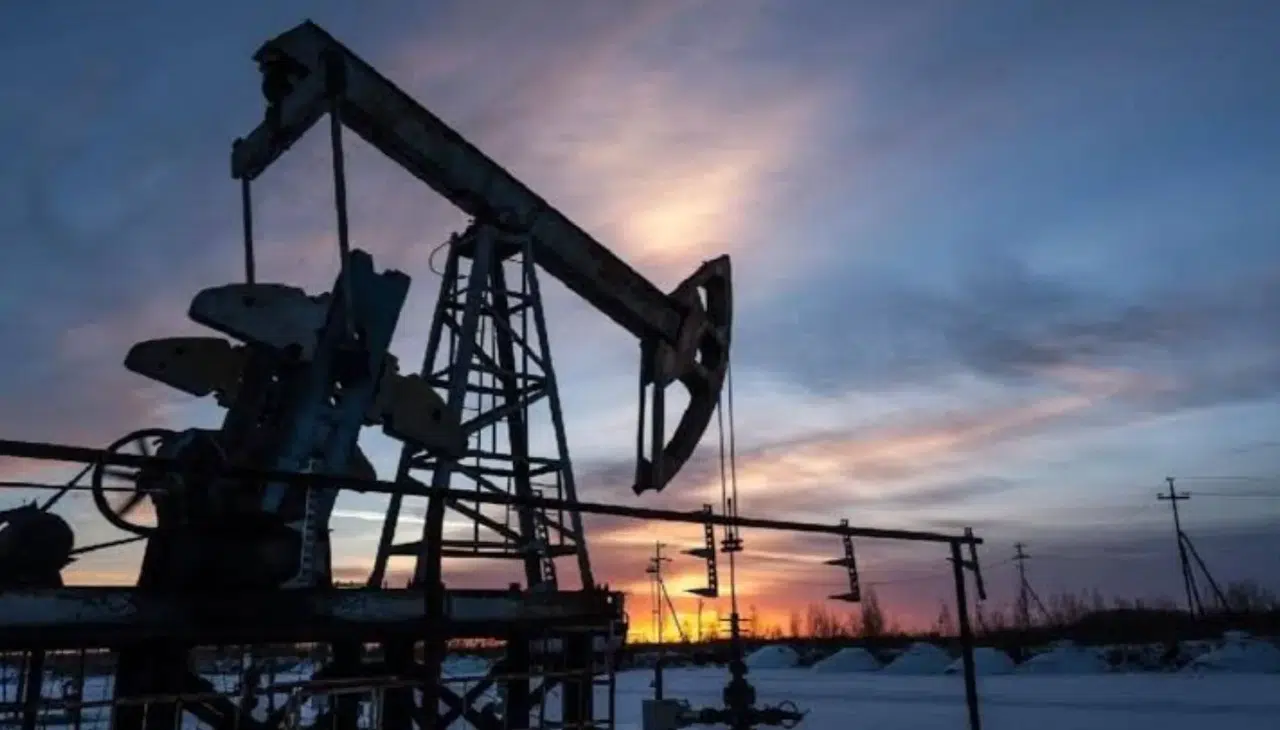 ABD'nin ticari ham petrol stokları 3 milyon varil artış gösterdi
