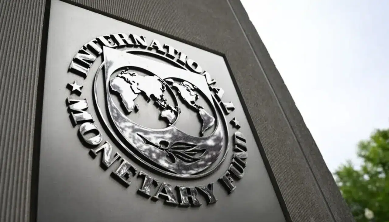 IMF, 2023 küresel ekonomik büyüme tahminini aşağı yönlü revize etti