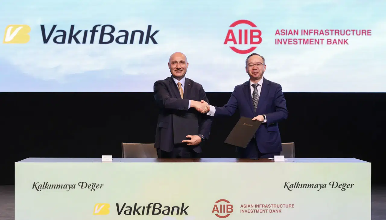 VakıfBank’tan deprem bölgesi ve yeşil dönüşüme 300 milyon dolarlık dev kaynak!