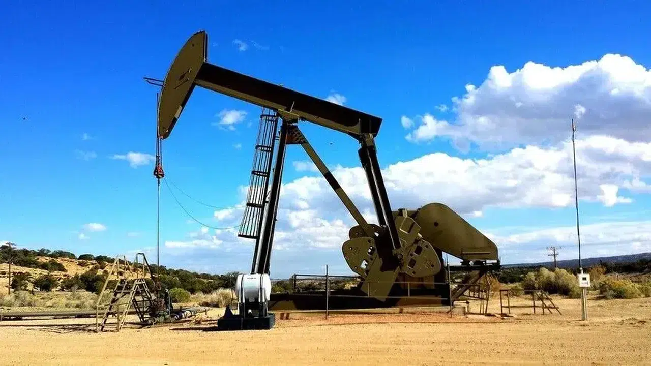 ABD'nin ticari ham petrol stoklarında büyük düşüş: 7,2 milyon varil azaldı