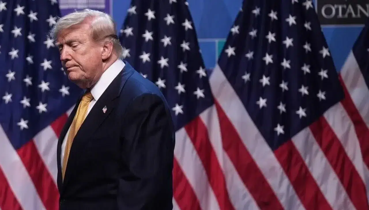 NATO dönüşü Air Force One’da hareketli dakikalar: Trump İran kararını açıkladı!